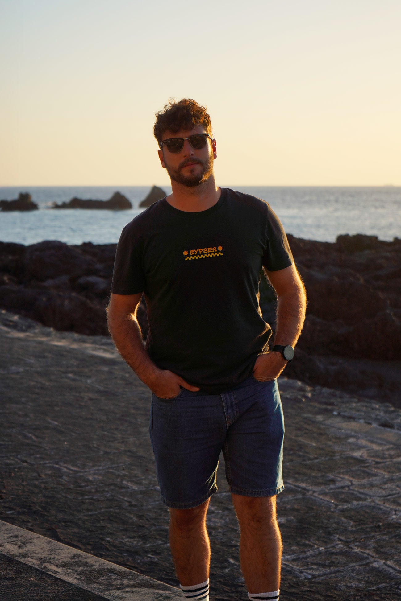 Camiseta Good Waves Are Coming Black