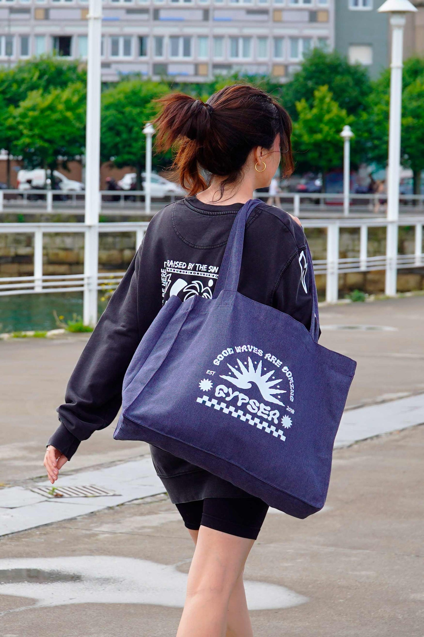 Tote bag over size