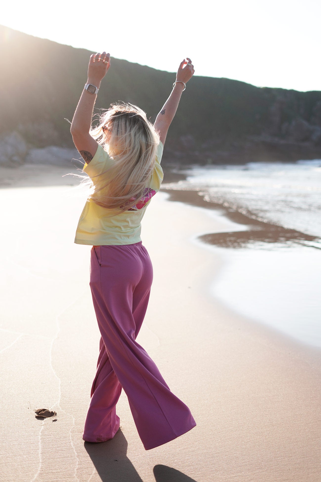 Pantalón que juego con el equilibrio perfecto entre moda y confort.