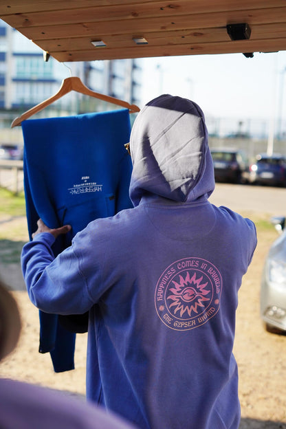 Sudadera Happiness Comes In Barrels