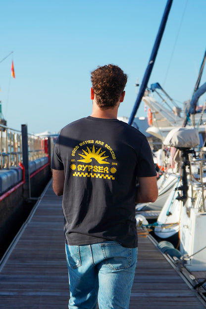 Camiseta Good Waves Are Coming Black