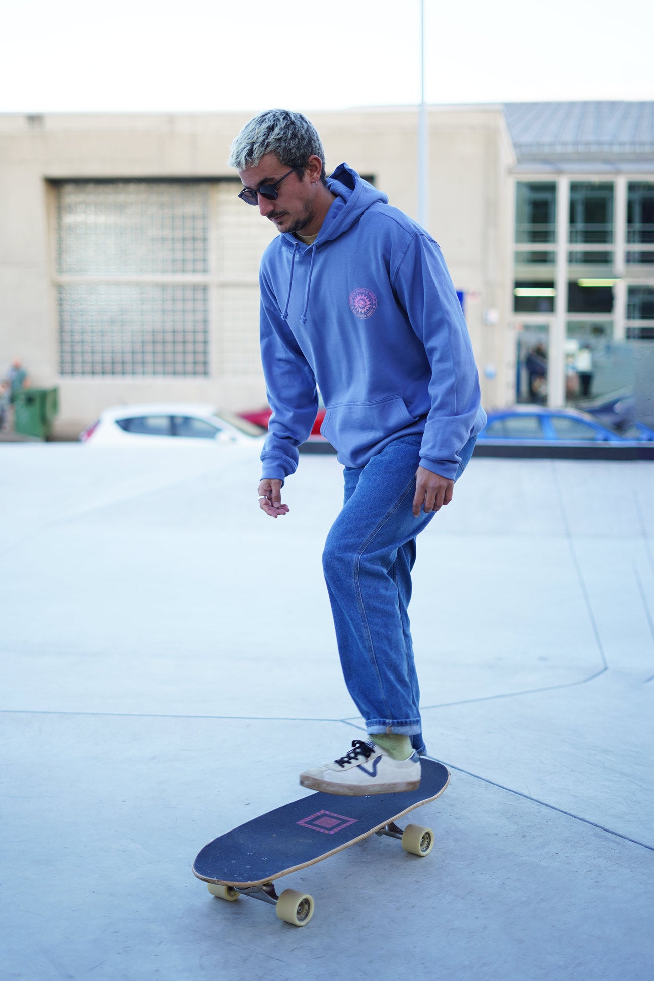 Sudadera Happiness Comes In Barrels