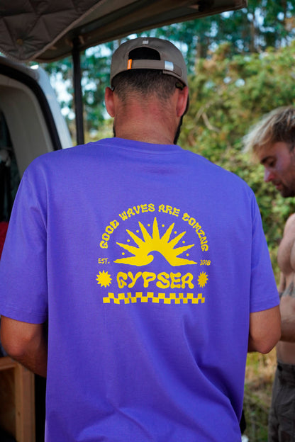 Camiseta Good Waves Are Coming