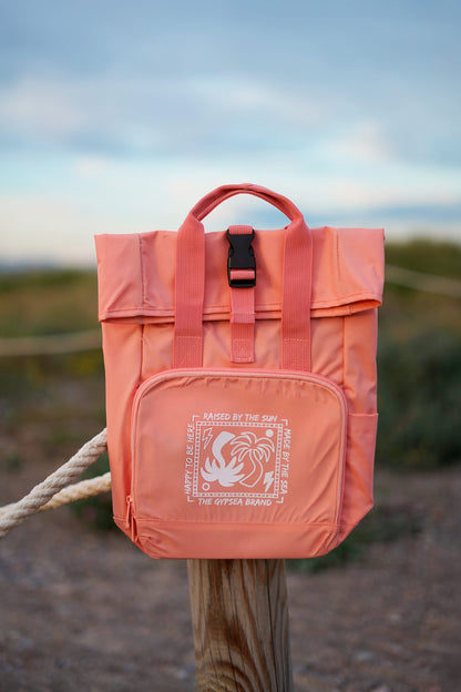 Mochila ideal para playa y aventuras en la naturaleza.