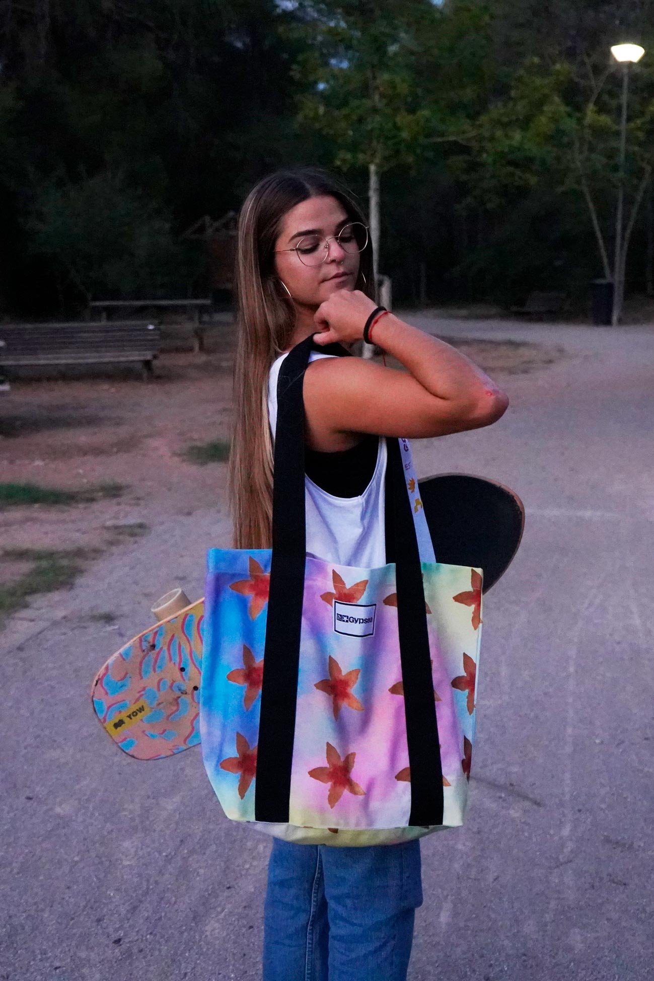 Este bolso que forma parte de nuestra colección Island Vibes, está elaborado con materiales reciclados.