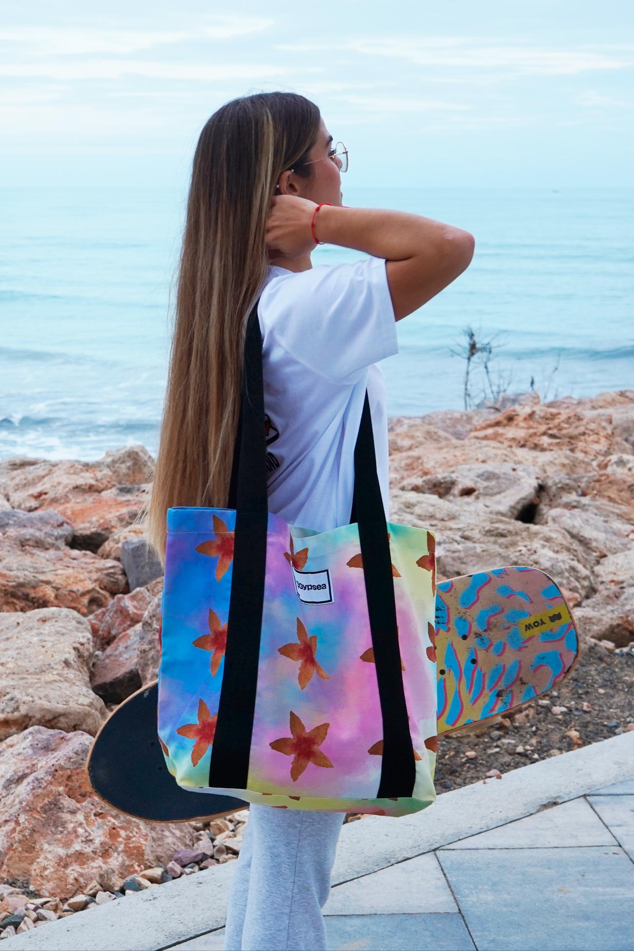 Tote bag con materiales reciclados