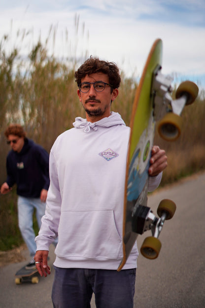 Sudadera  con un diseño retro y totalmente forrada con felpa perchada en su interior